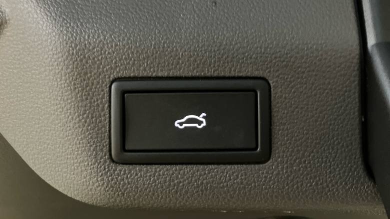 Volkswagen Multivan 2.0 TDI Life 5dr DSG Diesel Estate